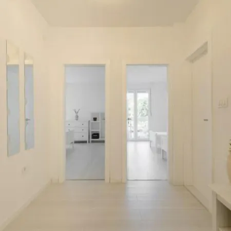 Mit Terrasse By Interhome