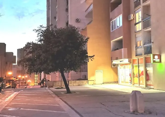 Mit Terrasse By Interhome *