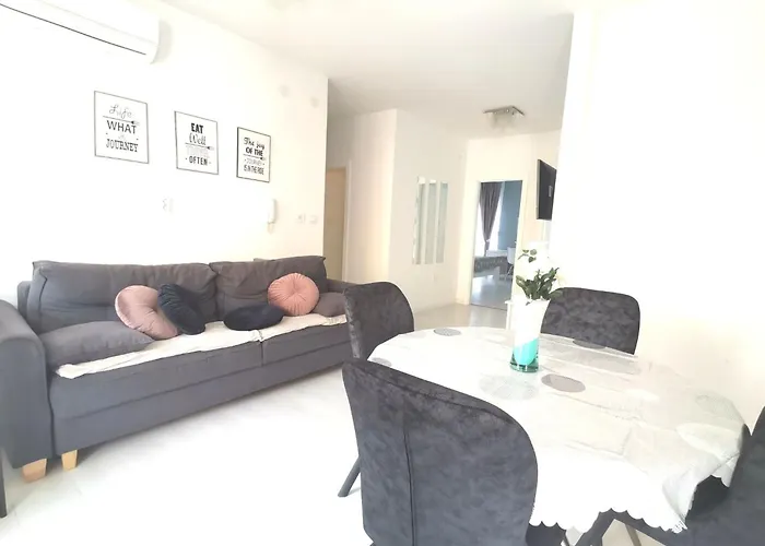 Appartamento Mit Terrasse By Interhome Spalato